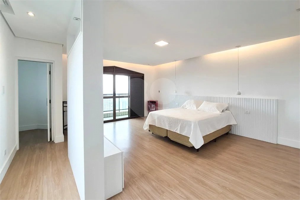 Cobertura sofisticada no Jardim do Mar, em São Bernardo do Campo, com 4 dormitórios, closet, hidromassagem, varanda, 5 vagas de garagem e lazer completo. Ideal para quem busca conforto e exclusividade.