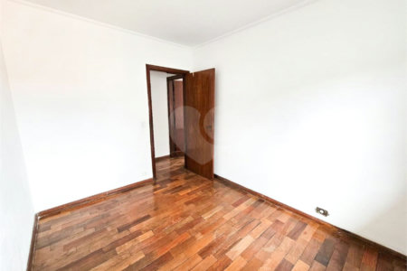 Casa à venda com 3 quartos, sendo 1 suíte, em Vila Maria Alta, São Paulo, SP