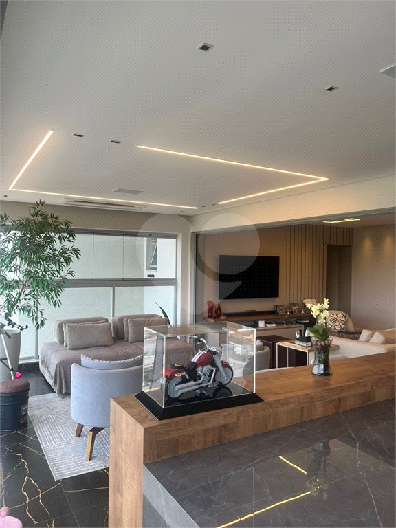 Apartamento à venda com 3 suítes em Jardim Marajoara, São Paulo, SP