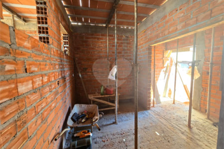 Casa à venda com 3 quartos, sendo 1 suíte, no condomínio Residencial Tivolli, Itapetininga - SP