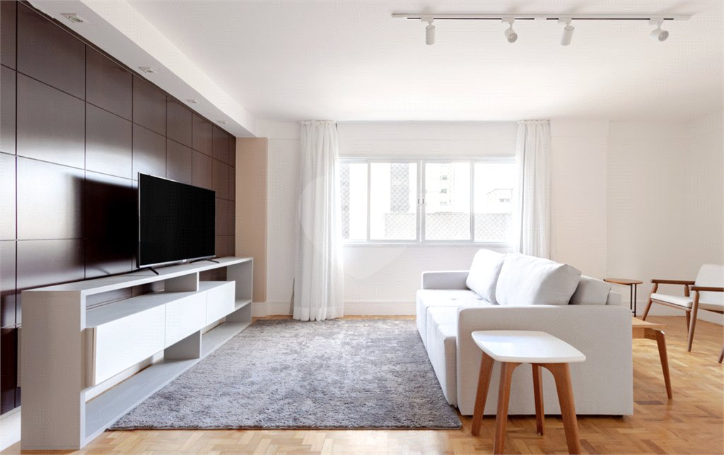 Apartamento à venda com 3 quartos, sendo 1 suíte, em Itaim Bibi, São Paulo, SP