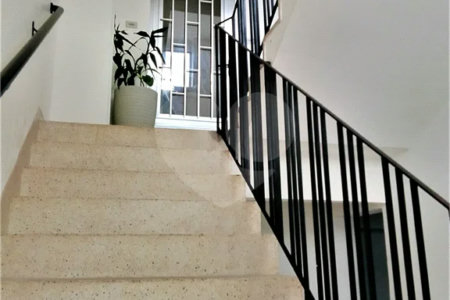 Apartamento com 83m² , 2 dormitórios , 2 vagas , à venda no bairro Cerâmica em São Caetano do Sul.