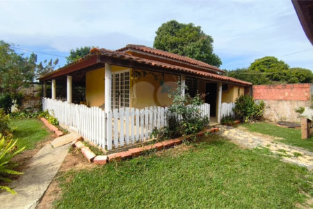 Chácara à venda com 4 quartos, sendo 1 suíte,  em Vale San Fernando, Itapetininga, SP