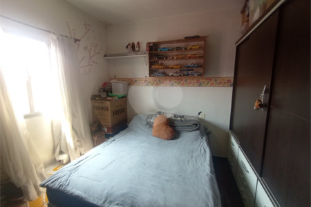 Sobrado à venda com 4 quartos, sendo 1 suíte, em Jardim Marisa, São Paulo, SP