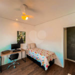 Casa à venda com 4 quartos, sendo 3 suítes,  no condomínio Vintage, Cotia - SP
