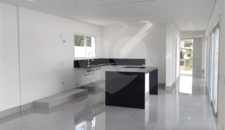 Casa à venda com 4 suítes no condomínio Estância Marambaia, Vinhedo - SP