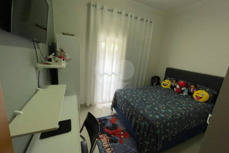 Casa à venda com 8 quartos, sendo 2 suítes,  em Jardim Estância Brasil, Atibaia, SP