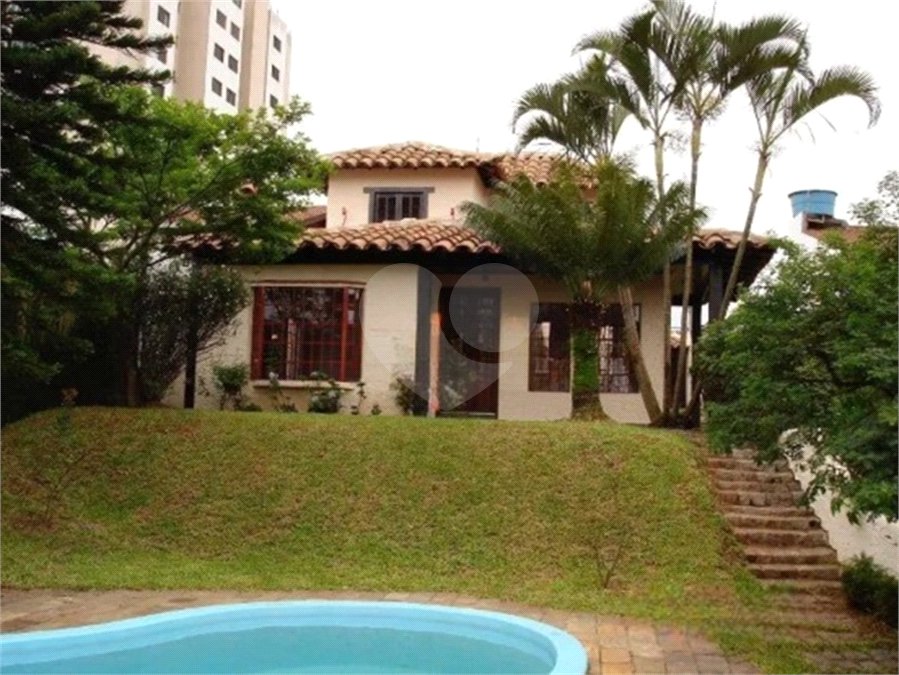 Sobrado à venda com 4 quartos, sendo 1 suíte,  em Vila Rosália, Guarulhos, SP