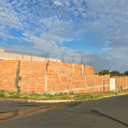 Sobrado à venda com 2 quartos em Cidade Jardim, Araraquara, SP