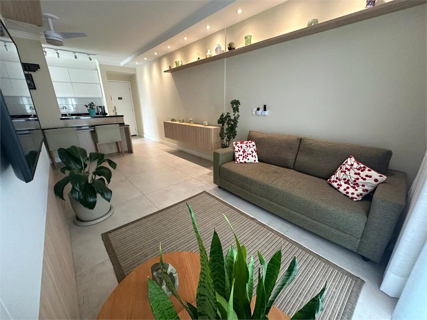 Apartamento à venda com 3 quartos, sendo 1 suíte,  em Vila Andrade, São Paulo, SP