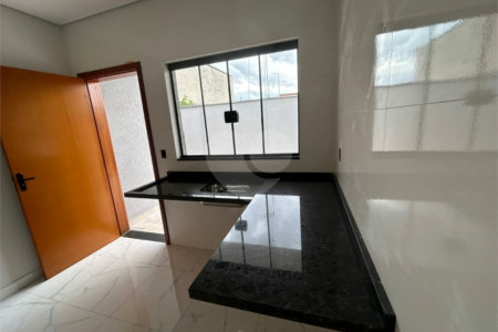 Casa de Vila à venda com 2 quartos, sendo 1 suíte, em Vila Nova Sorocaba, Sorocaba, SP