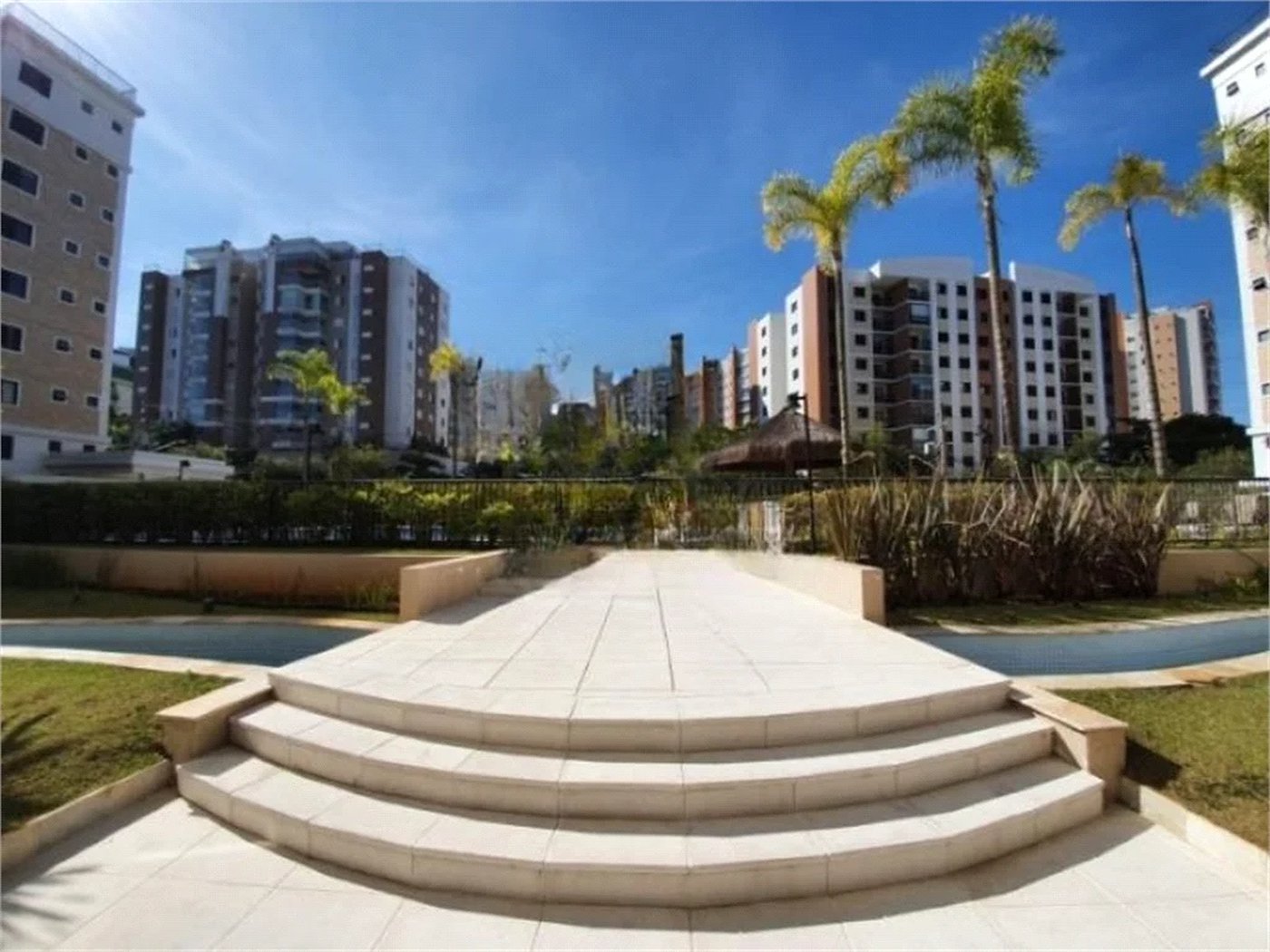 Apartamento à venda com 3 quartos, sendo 1 suíte, em Cidade São Francisco, São Paulo, SP