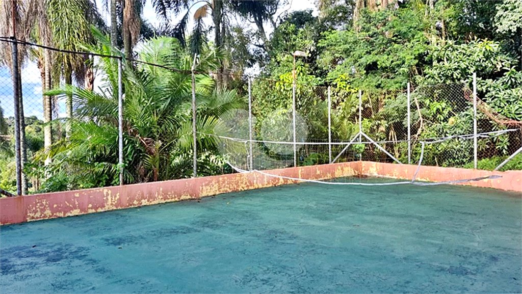 Casa à venda com 6 quartos, sendo 2 suítes, no condomínio Associação Reserva das Hortênsias, Mairiporã - SP
