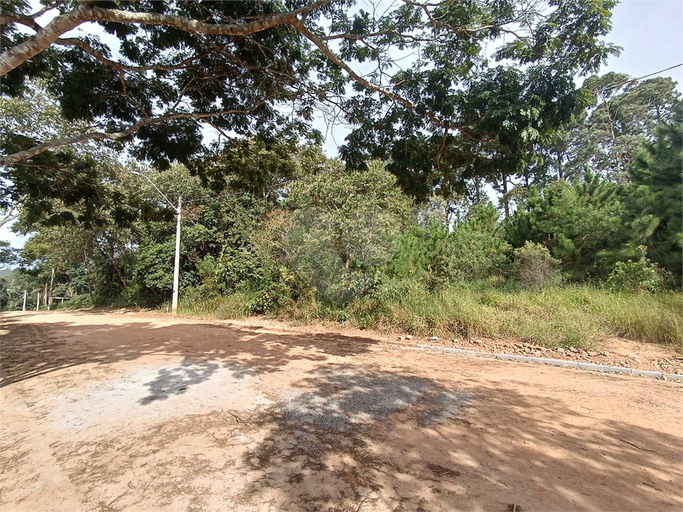 Terreno à venda no condomínio Residencial Sitio da Hortensias, São Roque - SP