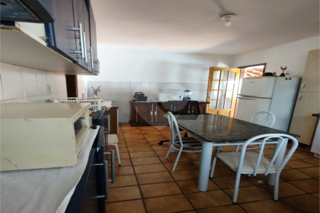 Chácara à venda com 5 quartos, sendo 3 suítes, em Chácaras Fernão Dias, Atibaia, SP