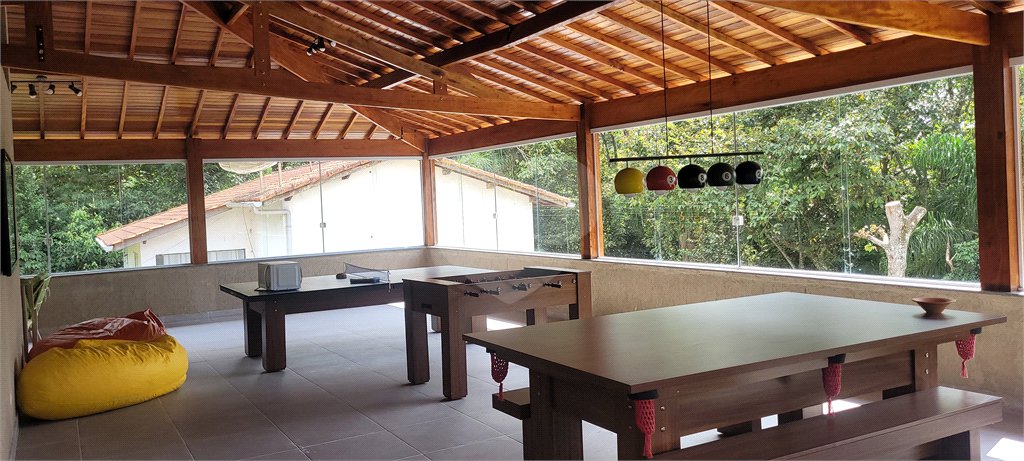 Casa à venda ou para alugar com 3 suítes no condomínio Sausalito, Mairiporã - SP