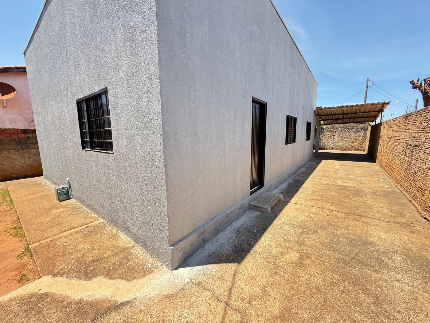 Casa à venda com 3 quartos, sendo 1 suíte,  em Santa Luzia, Três Lagoas, MS