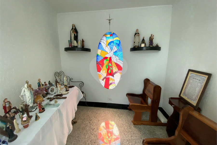 Sobrado à venda com 4 quartos, sendo 1 suíte, em Horto, São Paulo, SP