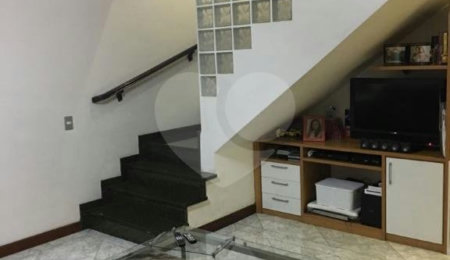 Casa à venda com 3 quartos, sendo 1 suíte,  no condomínio Sobrado, São Paulo - SP
