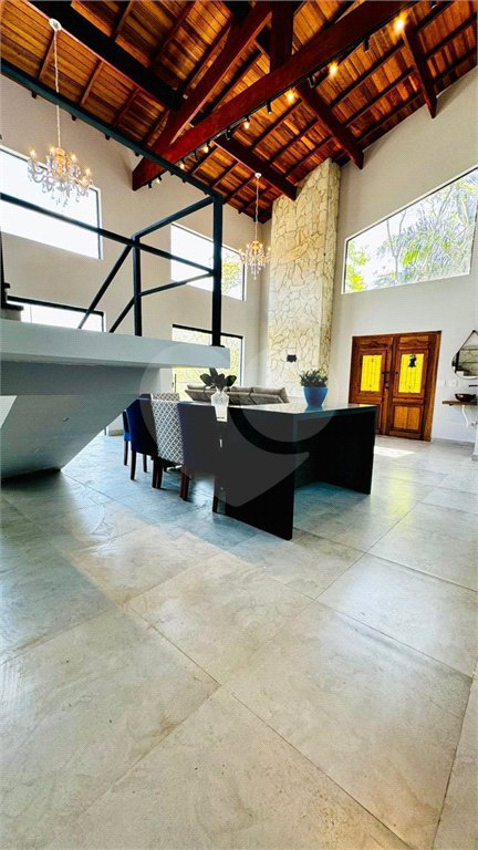 Casa à venda com 4 suítes no condomínio Associação Portal Ouro Verde, Atibaia - SP