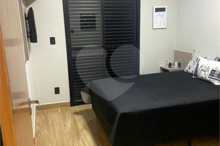 Casa à venda com 3 quartos, sendo 1 suíte, no condomínio Horto Florestal Villagio, Sorocaba - SP
