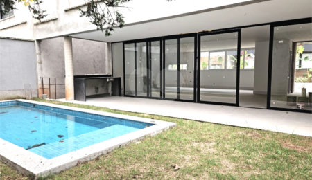Casa à venda com 4 suítes no condomínio Venezia, São Paulo - SP