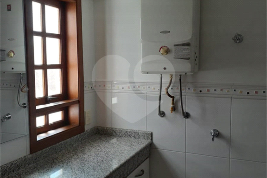 Sobrado à venda com 4 quartos, sendo 2 suítes,  em Tremembé, São Paulo, SP