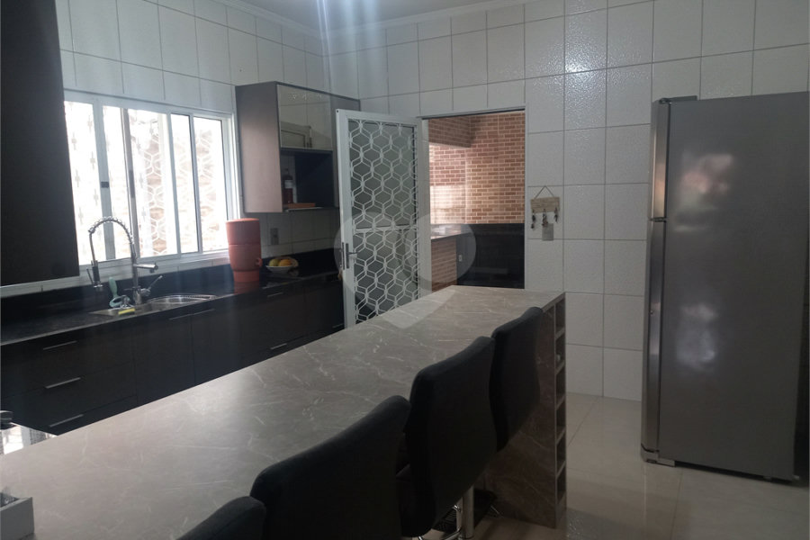 Sobrado à venda com 3 quartos, sendo 1 suíte,  em Tremembé, São Paulo, SP