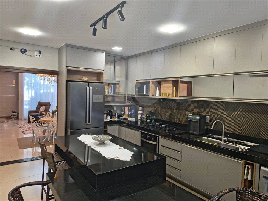Casa à venda com 3 quartos, sendo 1 suíte, no condomínio Residencia Valencia - Ilha Turia, Ribeirão Preto - SP