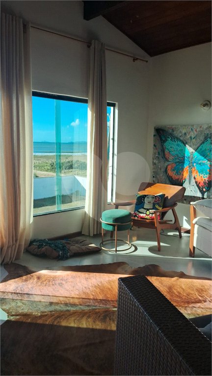 Casa à venda com 5 quartos, sendo 2 suítes, em Long Beach (tamoios), Cabo Frio, RJ