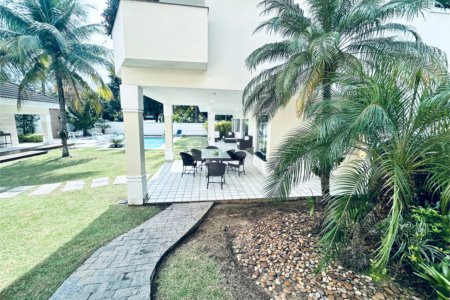 Casa à venda com 8 quartos, sendo 7 suítes, em Barra da Tijuca, Rio de Janeiro, RJ