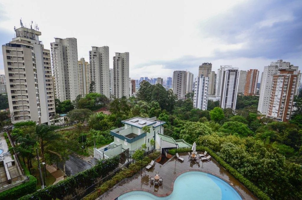 Apartamento à venda com 4 quartos, sendo 2 suítes,  em Paraíso do Morumbi, São Paulo, SP