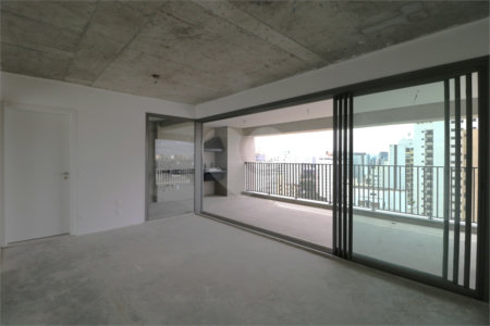 Apartamento à venda com 3 suítes em Moema, São Paulo, SP