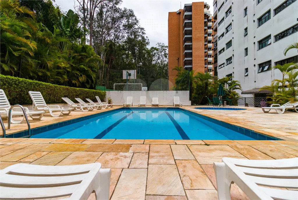 Apartamento à venda com 3 quartos, sendo 1 suíte, em Vila Andrade, São Paulo, SP