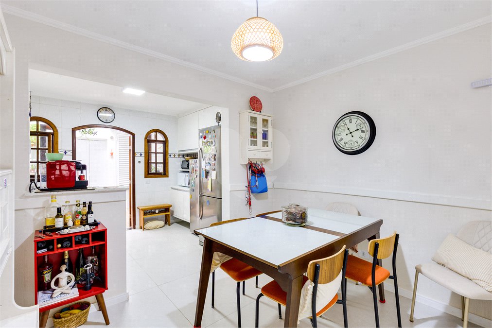 Casa à venda com 3 quartos, sendo 1 suíte,  no condomínio Village Bahamas, São Paulo - SP
