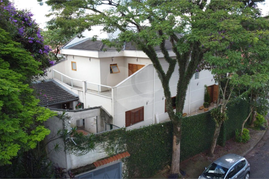 Sobrado à venda com 4 quartos, sendo 1 suíte, em Tremembé, São Paulo, SP