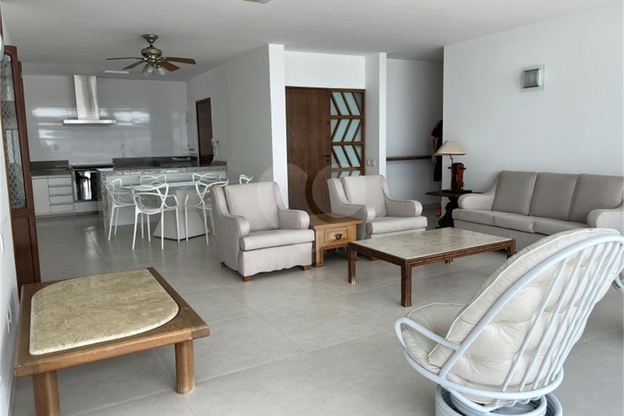 Apartamento à venda ou para alugar com 3 quartos, sendo 1 suíte, em Enseada, Guarujá, SP