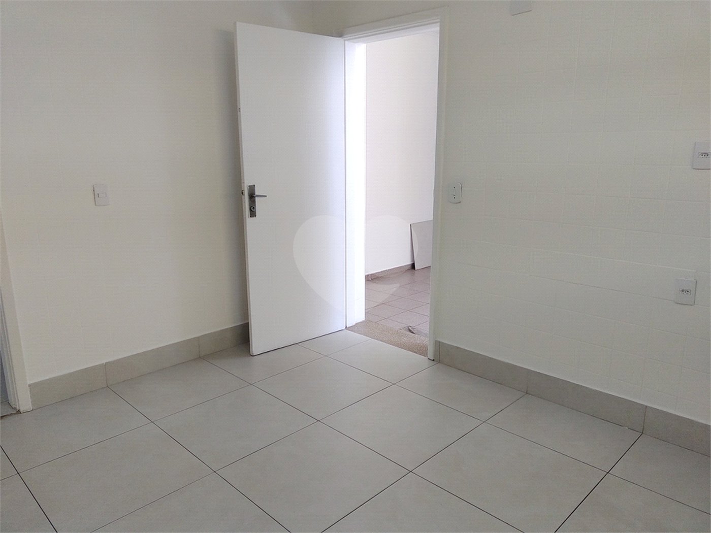 Casa à venda com 3 quartos, sendo 1 suíte,  em Vila Cordeiro, São Paulo, SP
