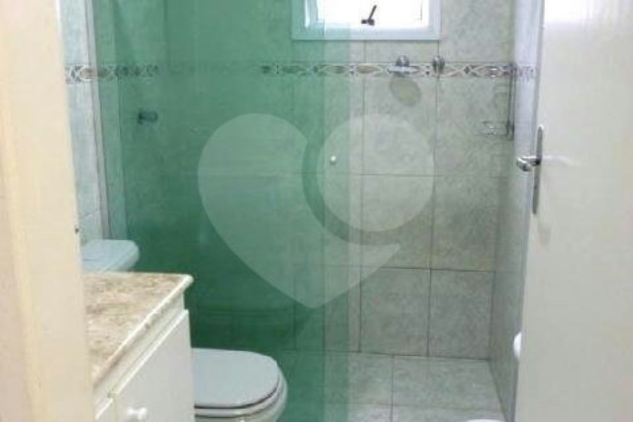Sobrado à venda com 3 quartos, sendo 1 suíte, em Parque Continental II, Guarulhos, SP