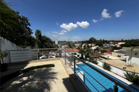 Sobrado à venda com 4 suítes em Vila Irmãos Arnoni, São Paulo, SP