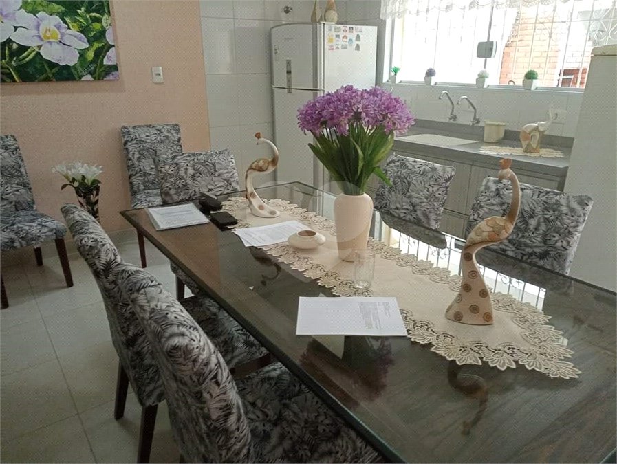 Casa à venda com 3 quartos, sendo 2 suítes, em Vila Flávio, Mogi das Cruzes, SP