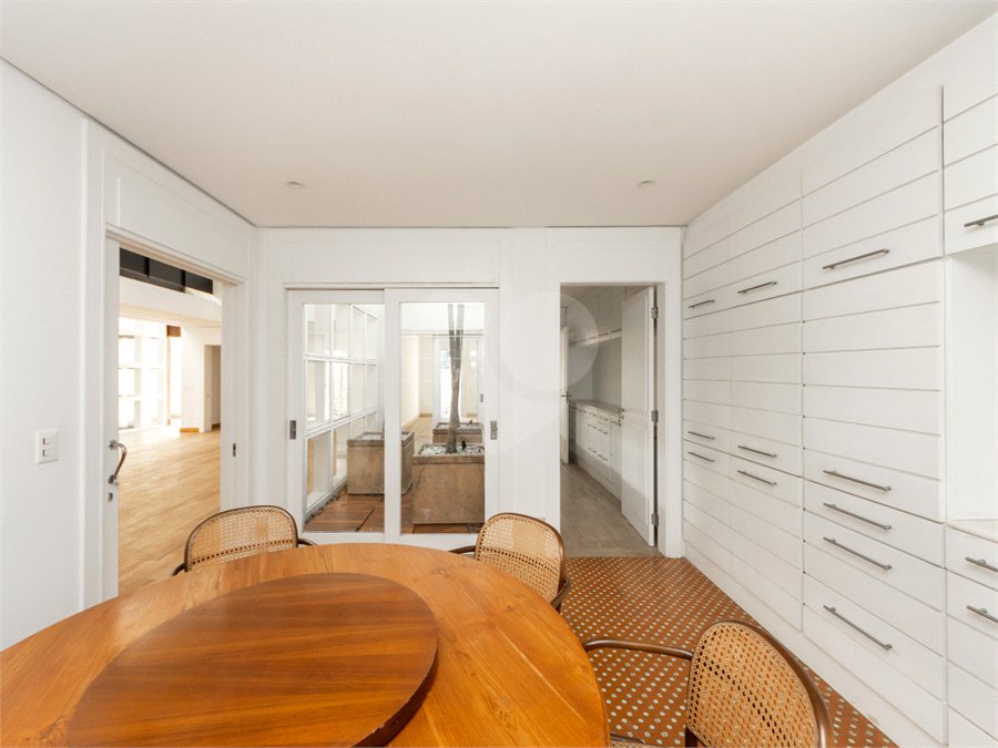 Casa com 4 quartos a venda Vila Nova Conceição, São Paulo - SP