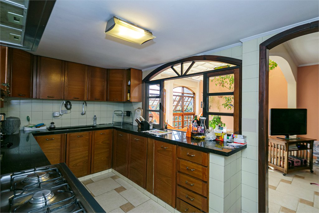 Sobrado à venda com 4 quartos, sendo 1 suíte, em Alto da Boa Vista, São Paulo, SP