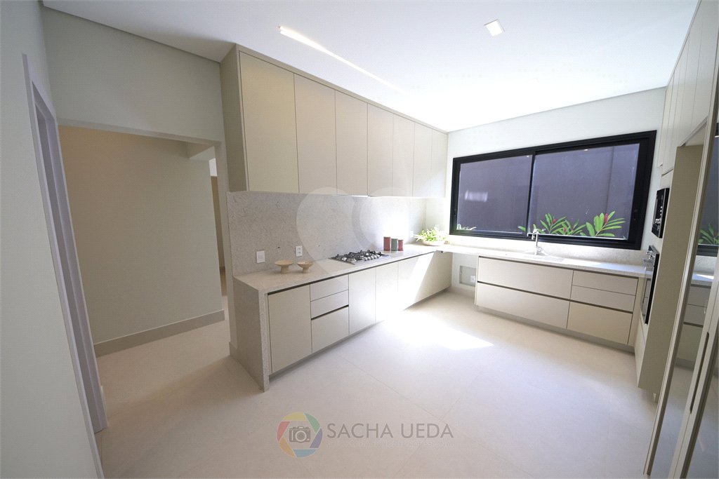 Casa à venda com 4 suítes no condomínio Villa dos Pinheiros, Indaiatuba - SP