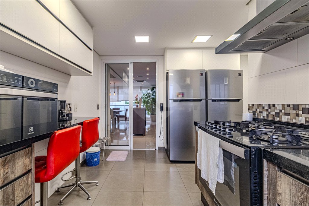 Apartamento à venda com 3 suítes em Alto da Lapa, São Paulo, SP