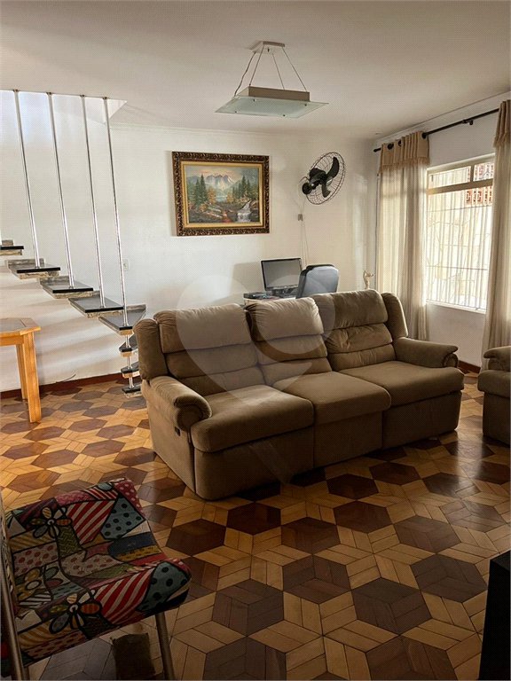 Sobrado à venda com 3 quartos, sendo 1 suíte, em Vila Santo Estéfano, São Paulo, SP