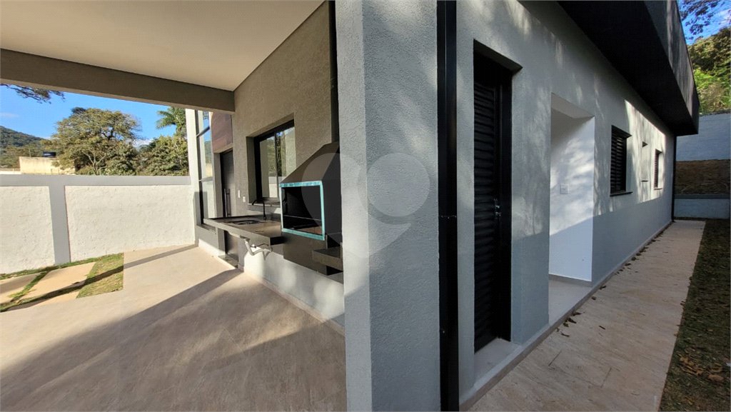 Casa Térrea à venda com 3 quartos, sendo 1 suíte,  em Pedra Vermelha (terra Preta), Mairiporã, SP