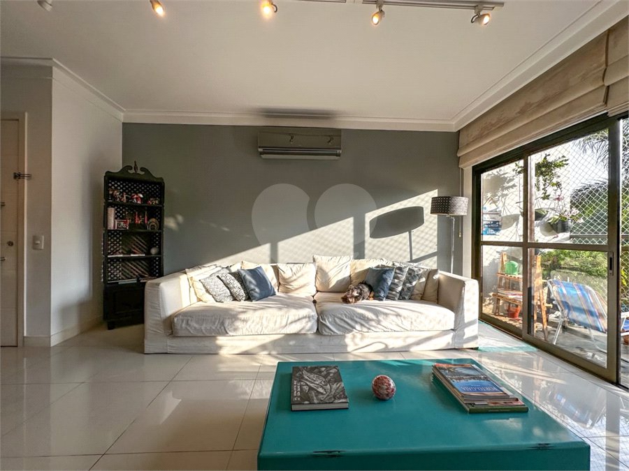 Apartamento à venda com 3 quartos, sendo 1 suíte, em Vila Sofia, São Paulo, SP