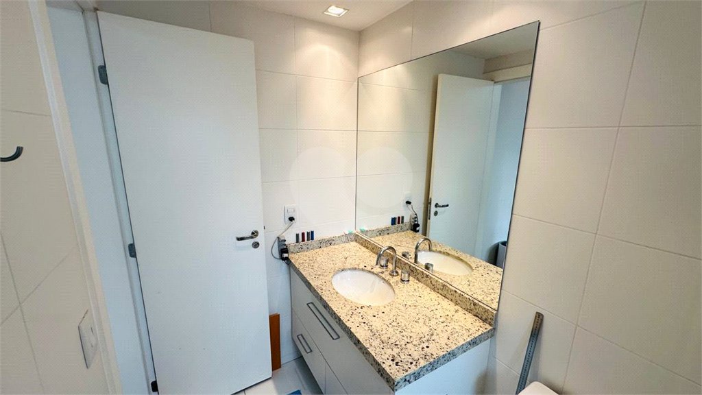 Apartamento à venda com 3 suítes em Vila Mariana, São Paulo, SP