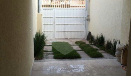 Sobrado à venda com 3 suítes em Vila Romero, São Paulo, SP
